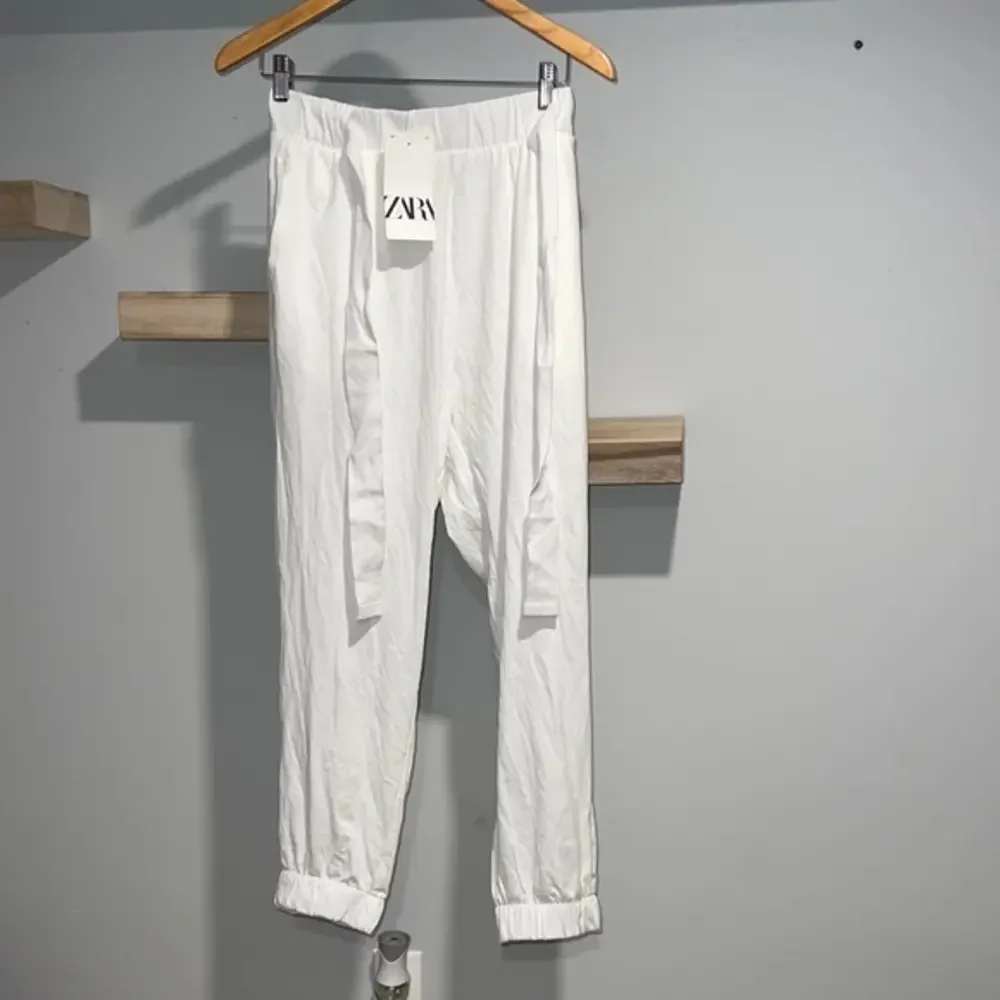Zara white linen joggers NWT‎